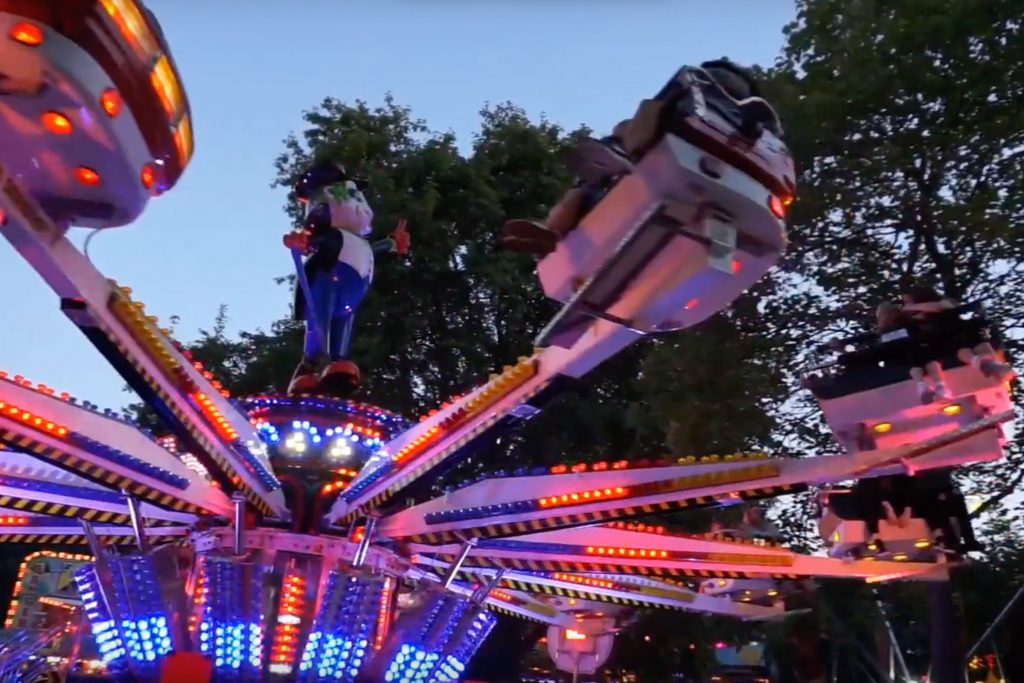 carnival ride (spinner)